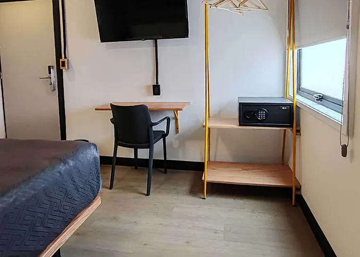 Escala Colonia Roma 3*